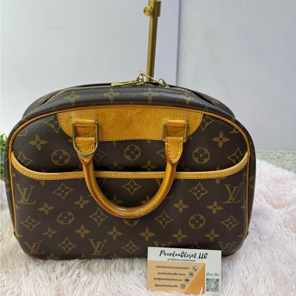 LOUIS VUITTON
Monogram Canvas Trouville Bag